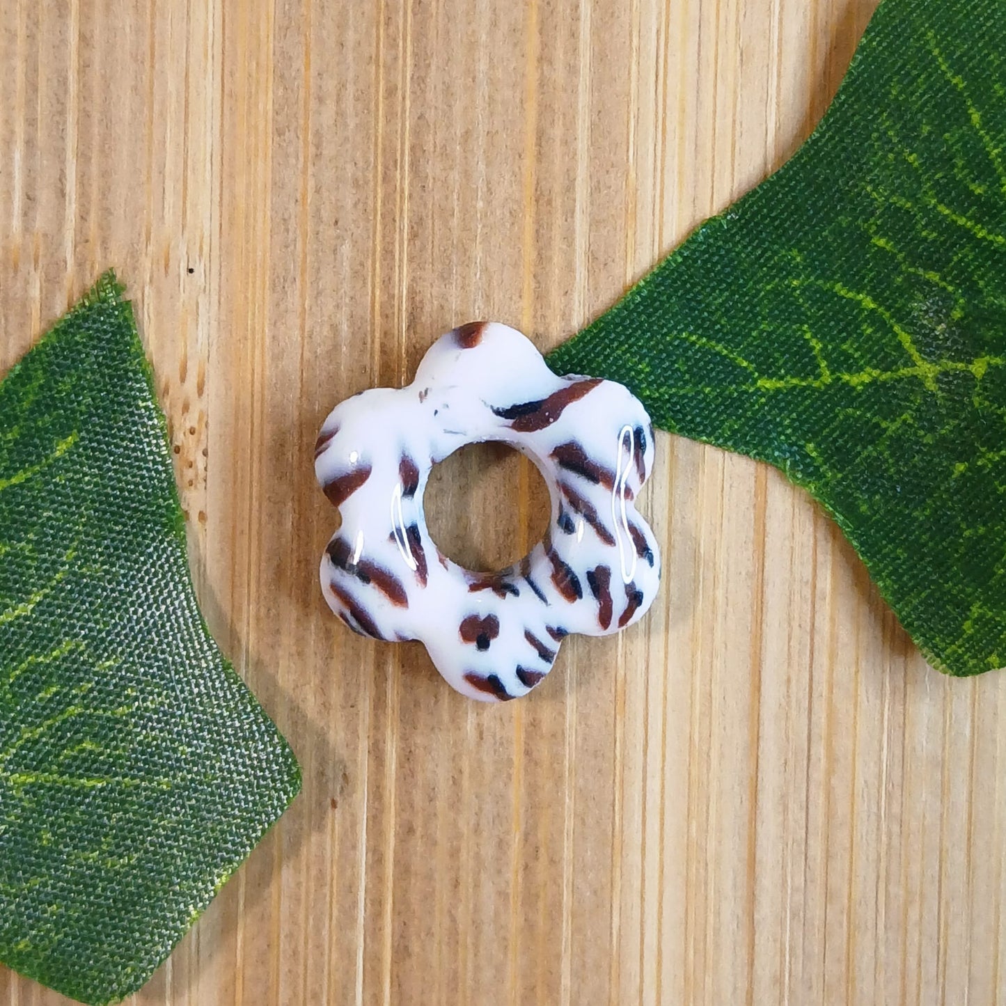 Pampilles petites fleurs - Blanche & Marron à motif vache