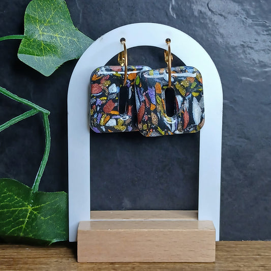 Pampilles carrées – Noir à motifs multicolores