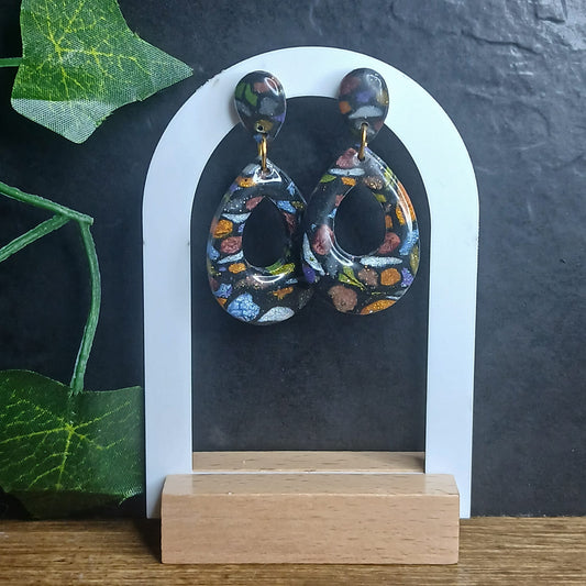 Boucles d'oreilles à puces - Noir à taches multicolores