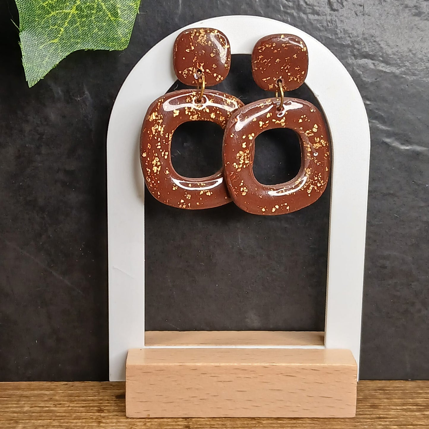 Boucles d’oreilles –  Marron