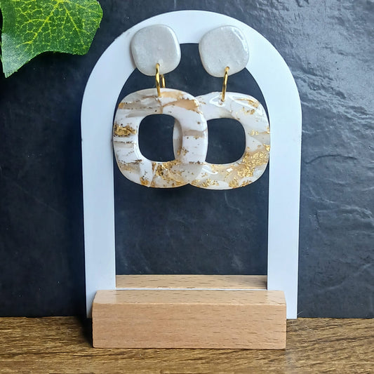 Boucles d’oreilles –  Doré à base blanche